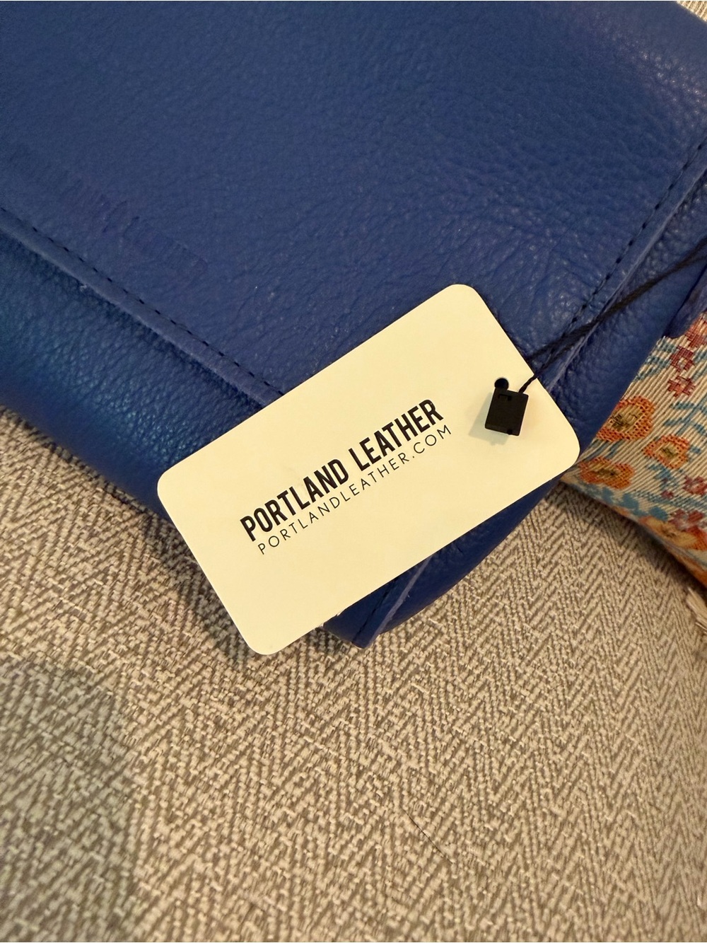 Portland Leather Medium Metro Crossbody NWT - Picture 4 of 11